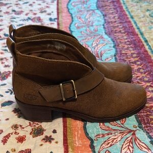UGG Brown Ankle Boots with Suede Finish